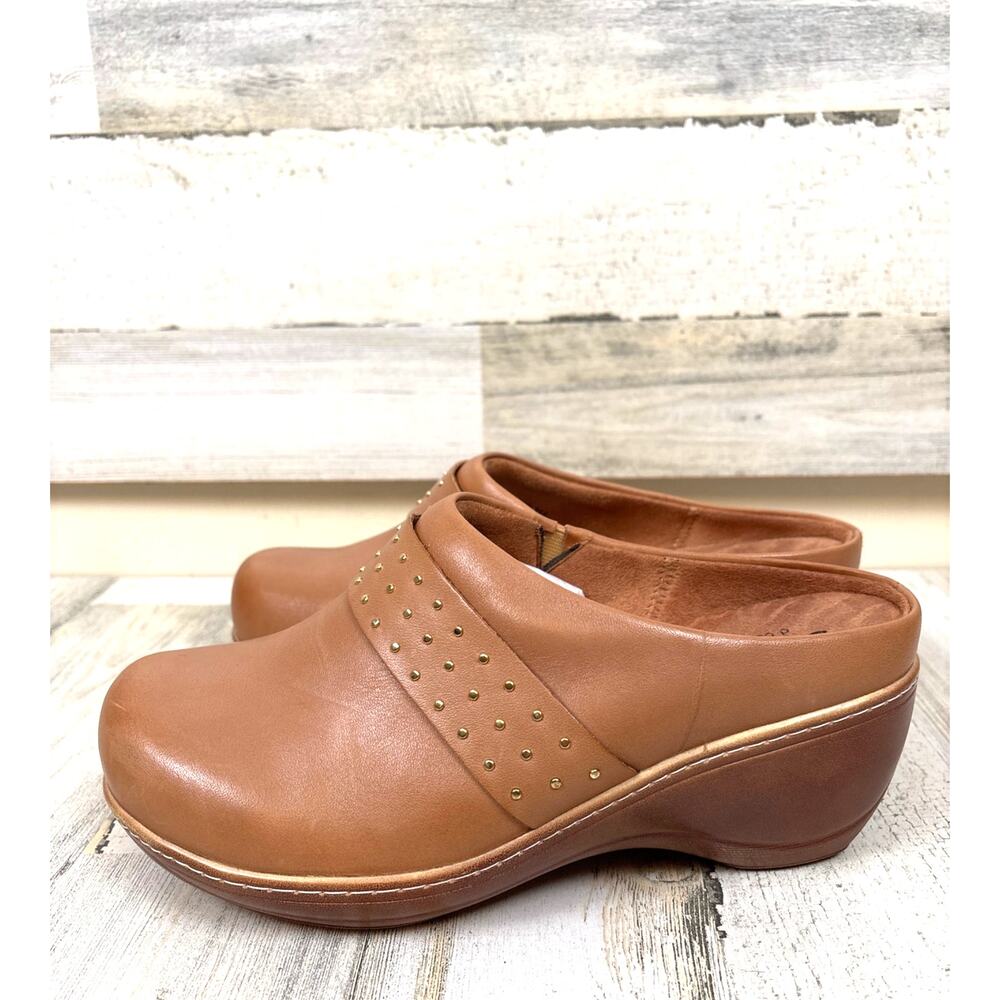 SoftWalk Marana Mule Clogs Womens 9W Tan Leather Studded Comfort Shoes